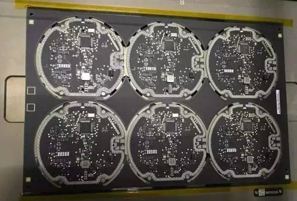 iPhone 8 无线充电坐实 充电器线路板厂PCB曝光