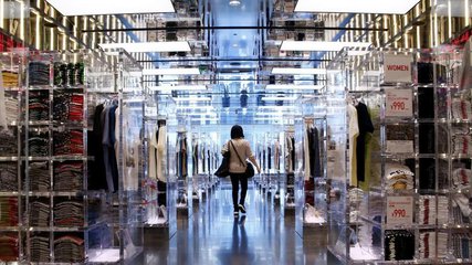 PCB之优衣库全球首座机器人仓库，90% 人力被取代！